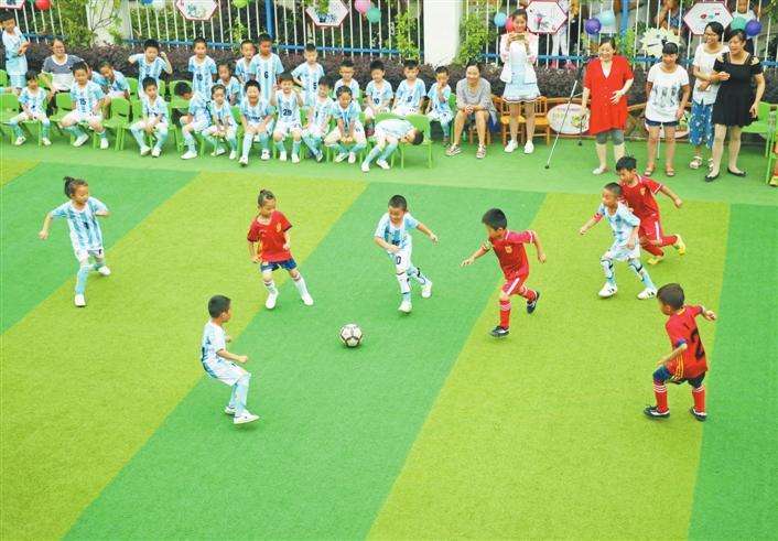 重磅：足球踢進(jìn)幼兒園，“足球從娃娃抓起”真正實(shí)現(xiàn)