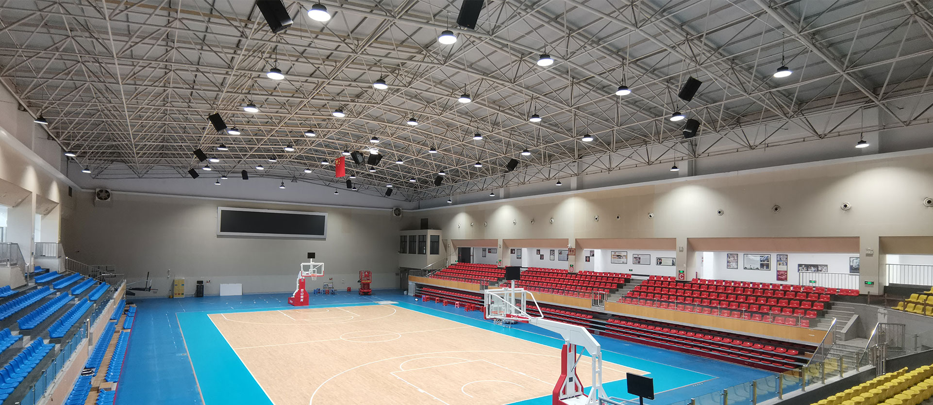 室內籃球場燈光：打造專業運動空間的核心要素?